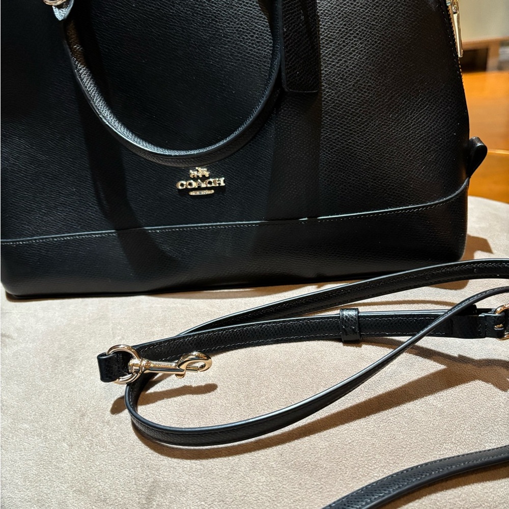 Beautiful very gently used coach tote - Picture 2 of 9